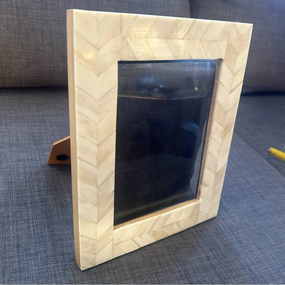 Handmade Genuine Rare Camel Bone Chevron Pattern Photo Frame #0915255